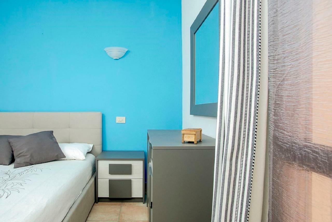 Apartamento Bilocale Via Umbria Santa Teresa Gallura Exterior foto