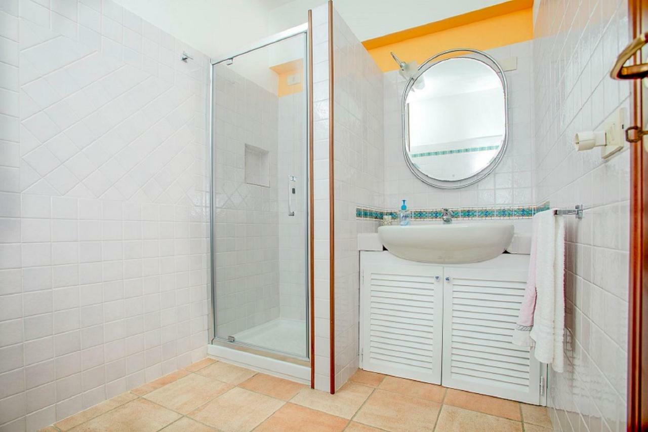 Apartamento Bilocale Via Umbria Santa Teresa Gallura Exterior foto